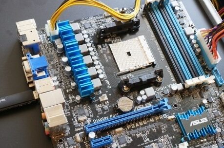 ASUSのマザーでCPU・メモリ無しでBIOSアップデートしてみた（ディスプレイすら不要）