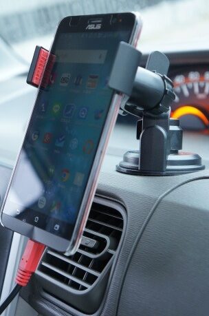 暑い車中でスマホを冷やしながら急速充電する方法（その2）