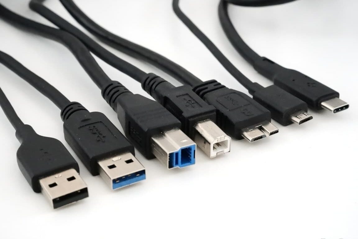 USBのデータ転送速度とロゴ名・表記などの対応表（USB4・USB3.2 Gen2・High Speed・Super Speed）