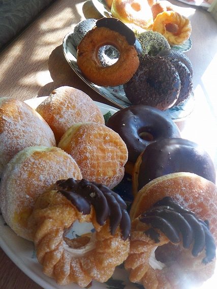 ミスタードーナツが人気ドーナツ15品半額セールを実施（2012年）